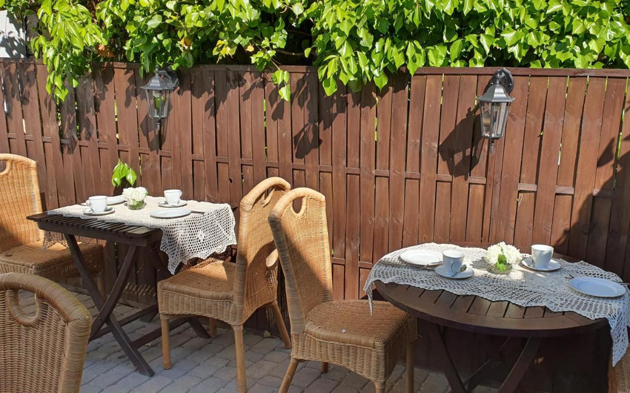 Babie Lato B&B Uniejow Ngoại thất bức ảnh