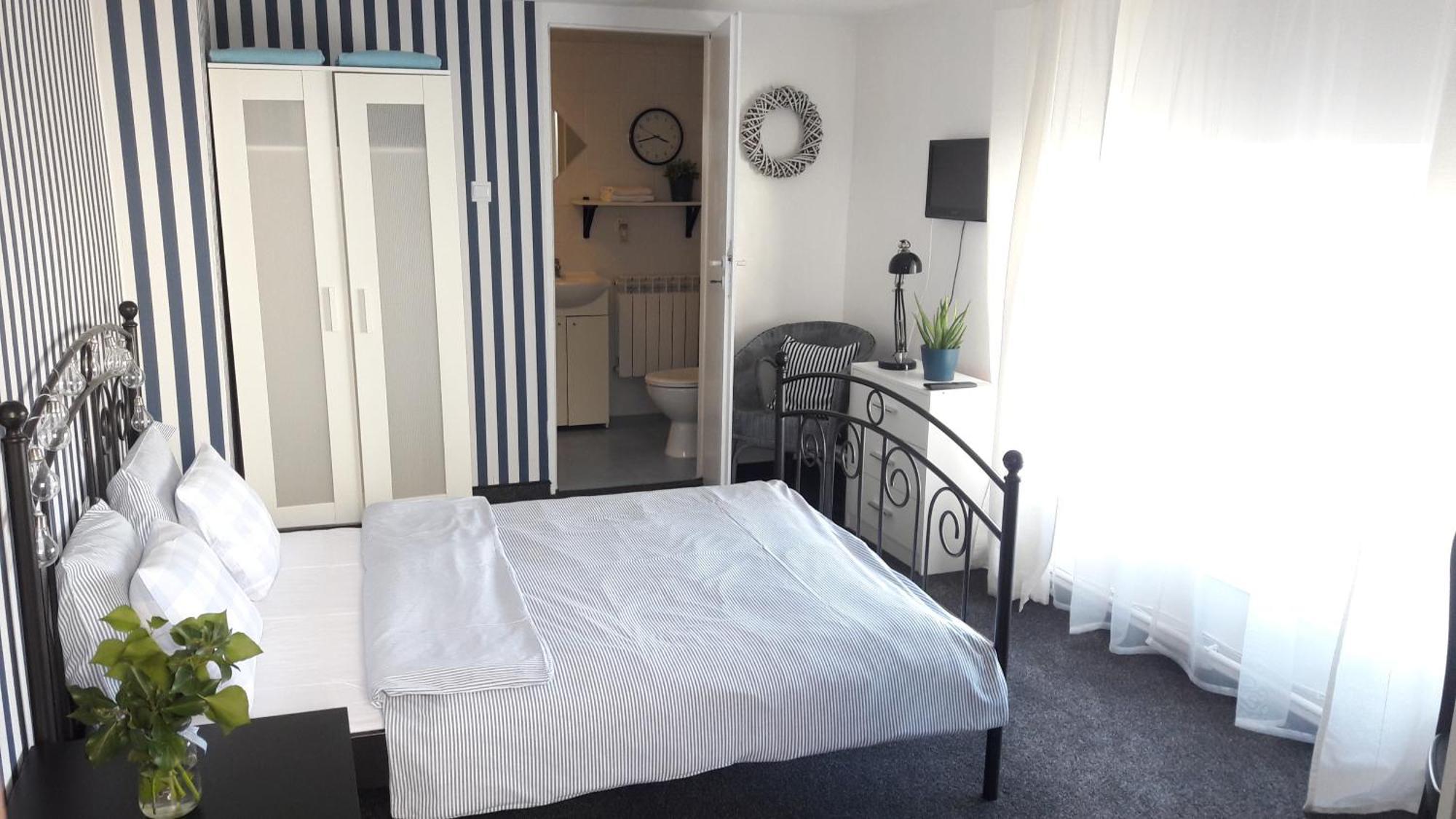 Babie Lato B&B Uniejow Ngoại thất bức ảnh