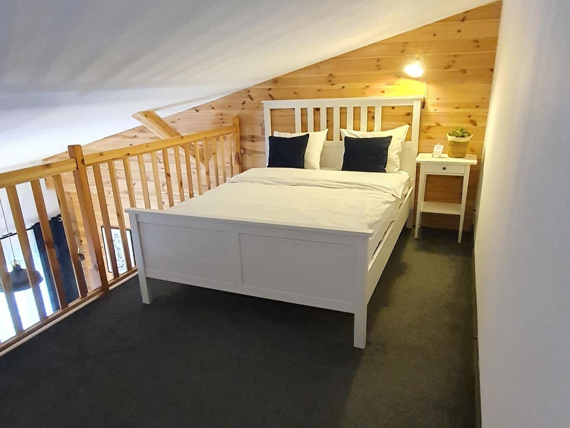 Babie Lato B&B Uniejow Ngoại thất bức ảnh