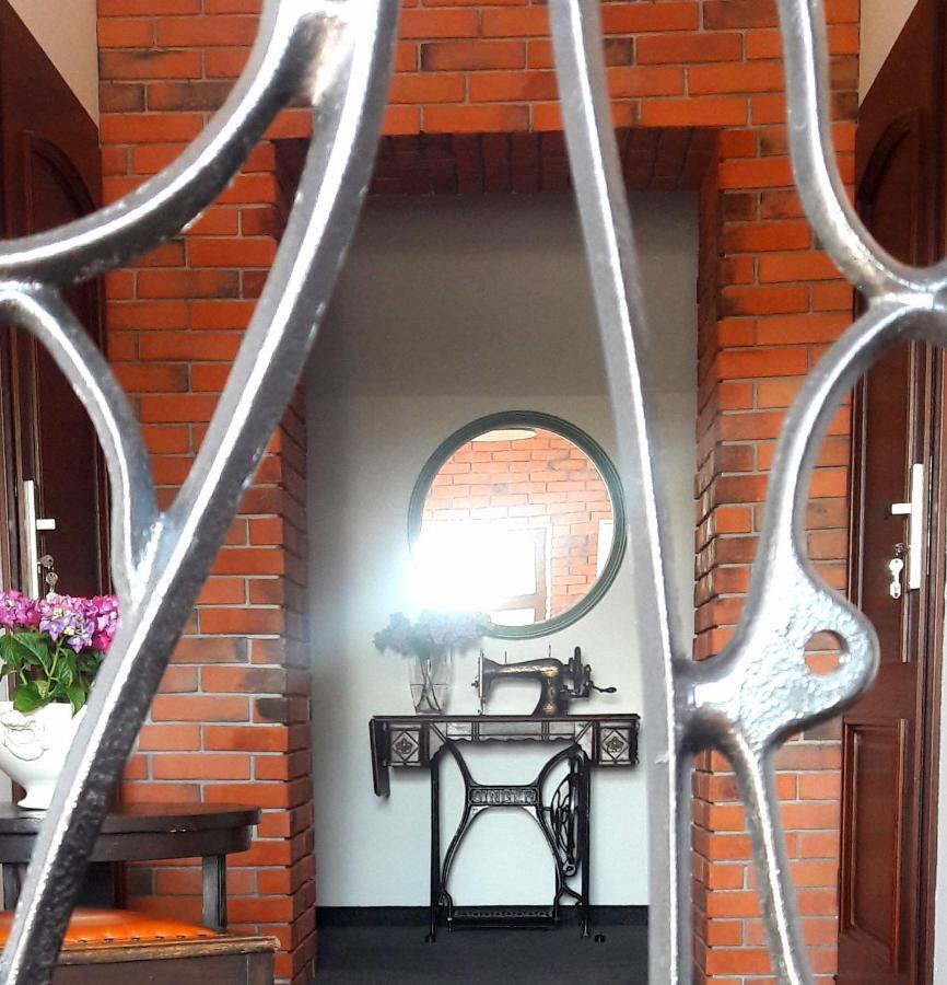 Babie Lato B&B Uniejow Ngoại thất bức ảnh